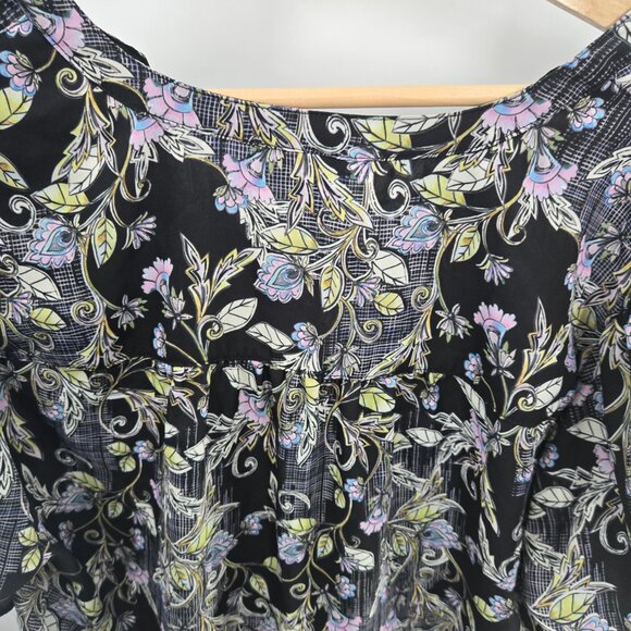 Torrid Harper Black Paisley Gold Leaf Pullover V-Neck Blouse Size 1/1X - Picture 7 of 16